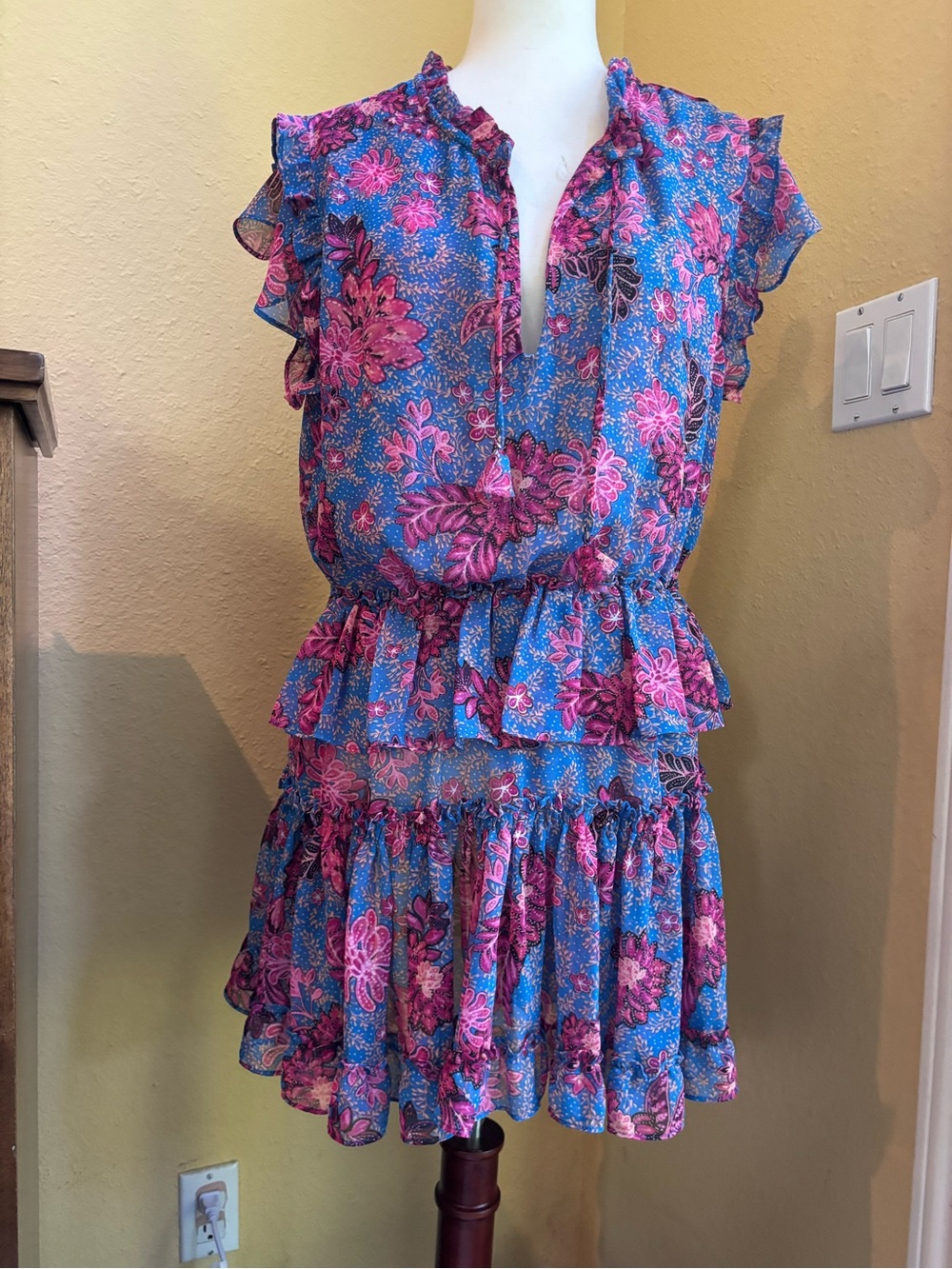 MISA Los Angeles mini blue/ pink floral. Medium